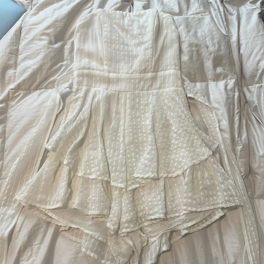 Selfie Leslie Flowy Romper - Picture 4 of 6